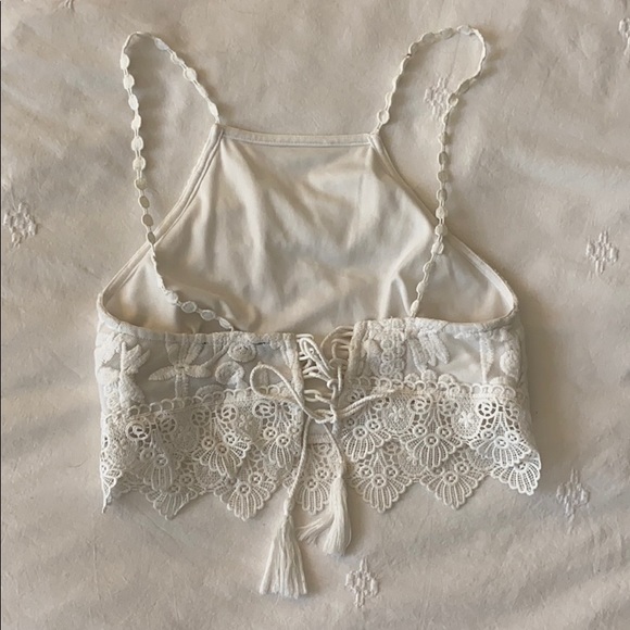 White lace embroidered crop top - Picture 3 of 3